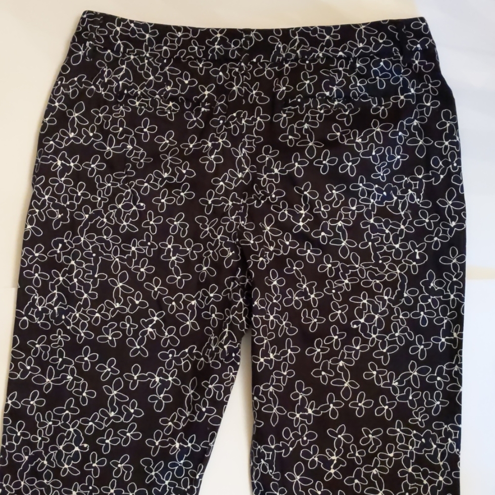 St. John's Bay Secretly Slender Crop Pants-Sz 14 View 4